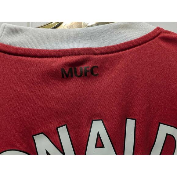 Manchester United Red Youth L Jersey Soccer Fan Ronald #7 - Picture 5 of 9